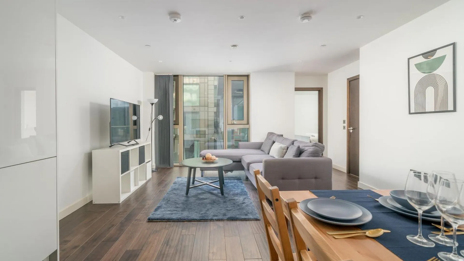 Luxury 1 Bed Apartment In Tower Hill London