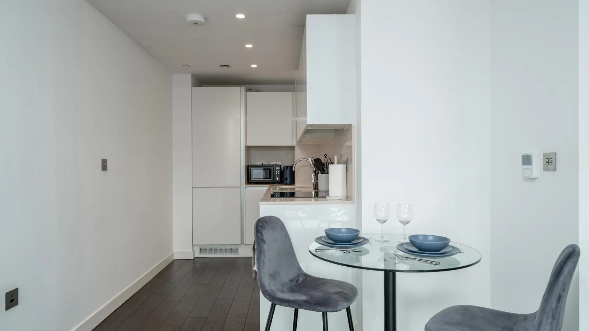 Luxury 1 Bed Apartment In Tower Hill London 0*,  Egyesült Királyság